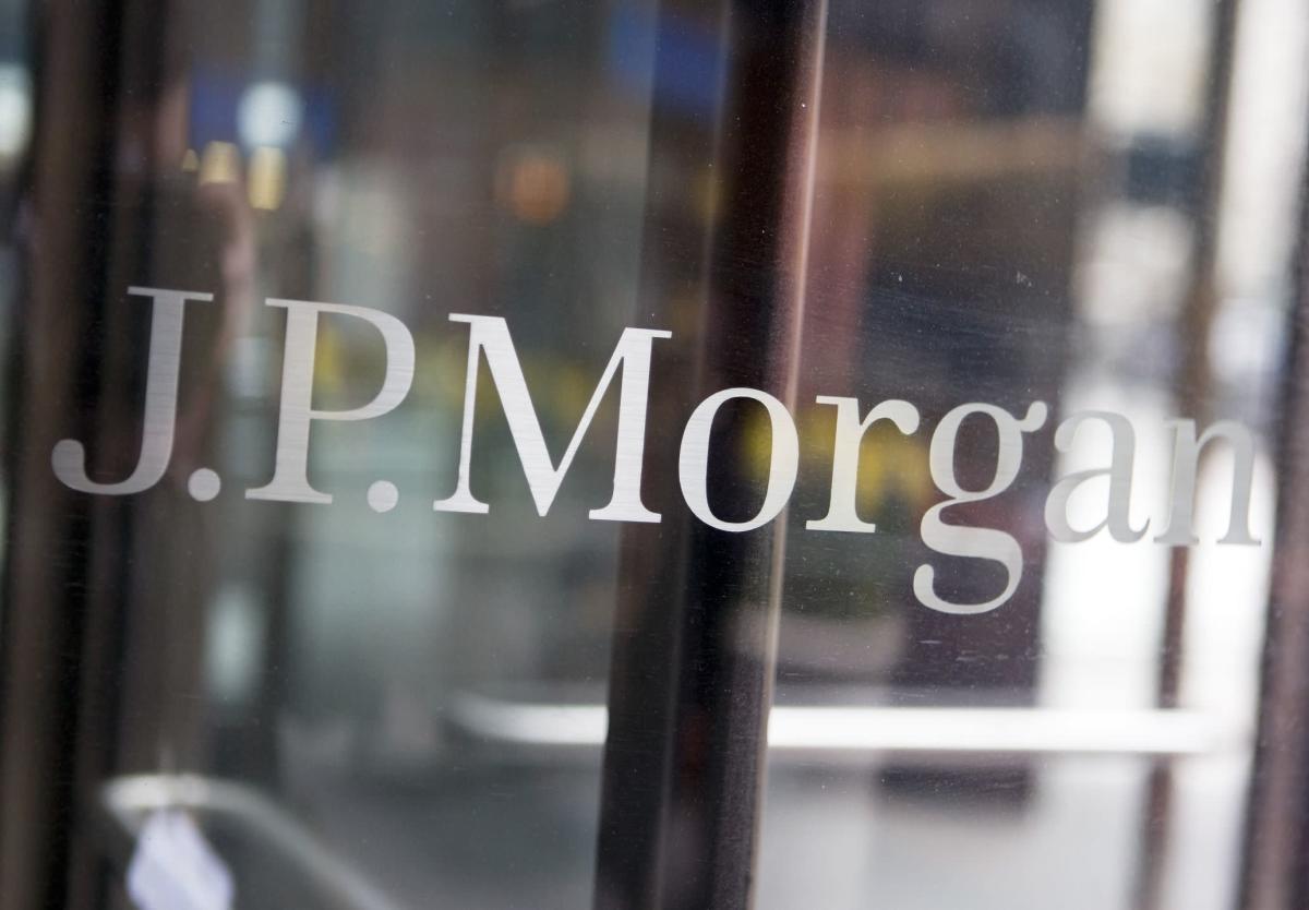 You are currently viewing JPMorgan Lays Off Hundreds in Home Lending After Rate Surge