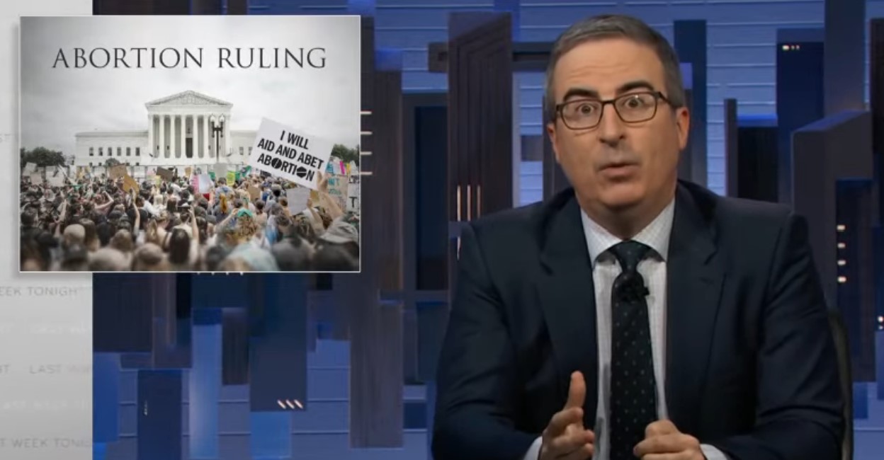 You are currently viewing John Oliver Rips Everyone From Susan Collins To Clarence Thomas After “Bulls-it” Abortion Ruling