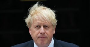 Read more about the article Boris Johnson resigns after his cabinet abandons him