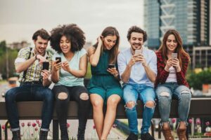 Read more about the article Teens Increasingly Rely On Social Media For News