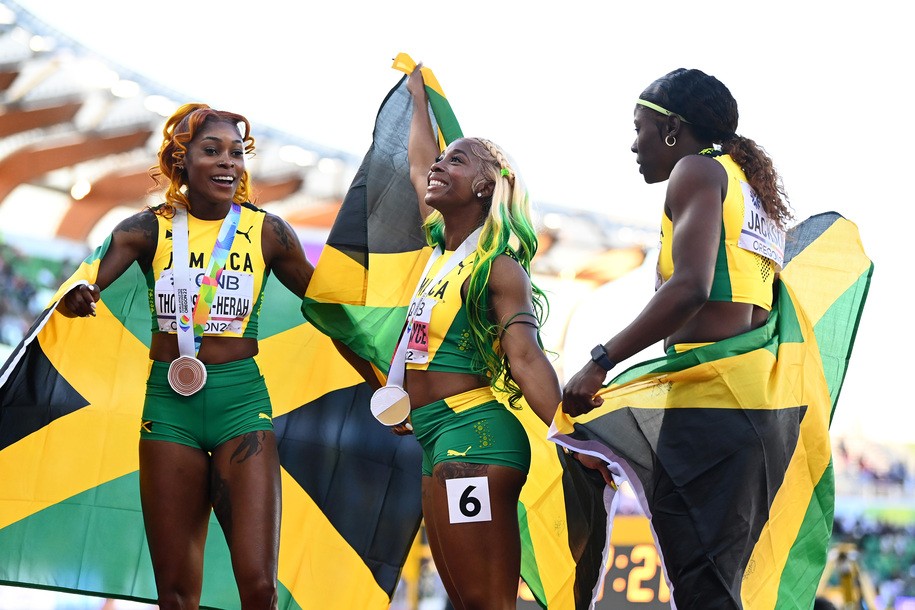 You are currently viewing Three Jamaican sprint queens sweep the medals again
