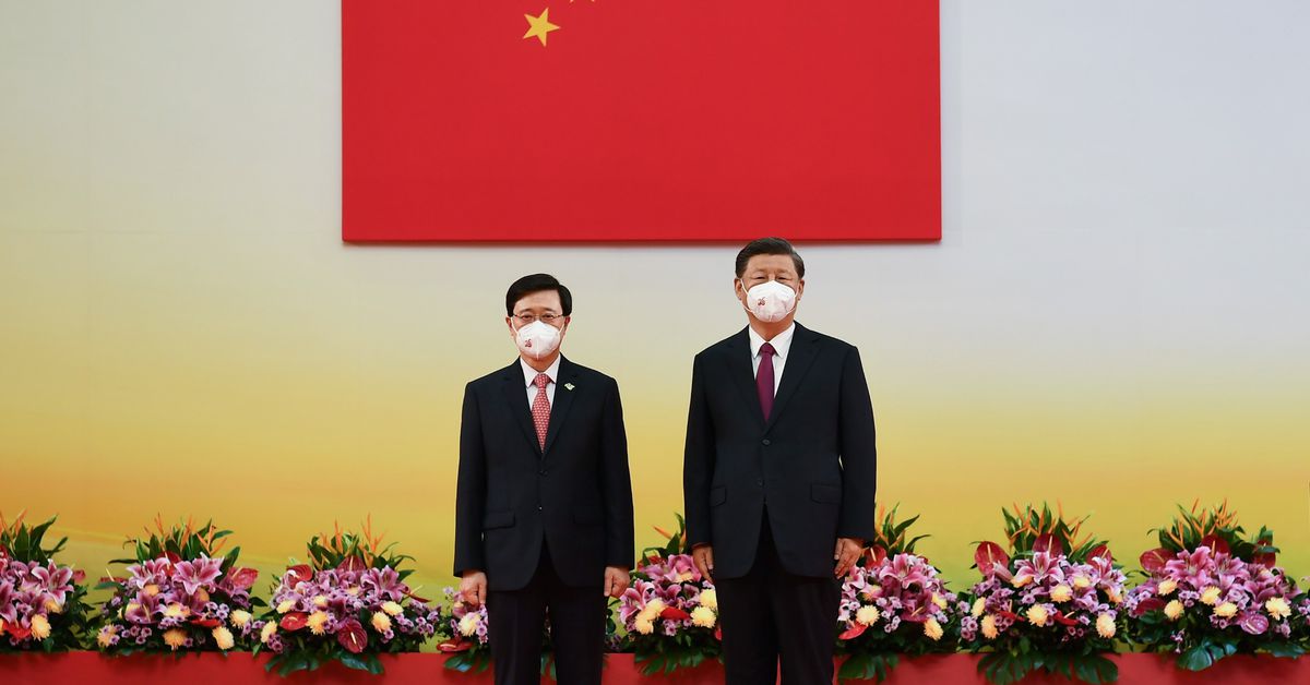 You are currently viewing Xi Jinping swears in Hong Kong’s John Lee